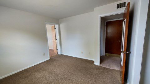 Middle Bedroom