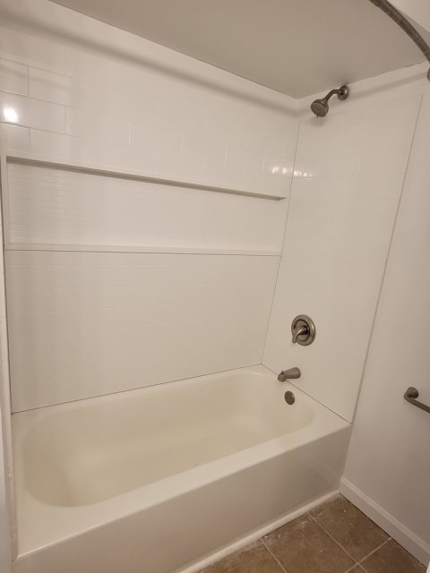 New bathtub & surround