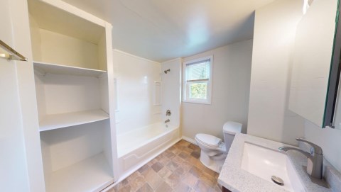 Full Bathroom