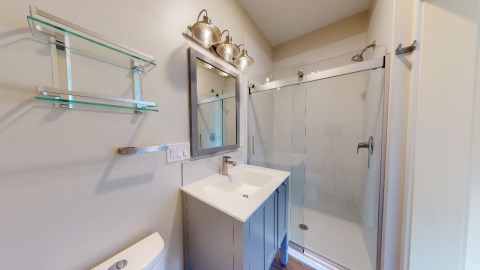 Another full size bathroom!