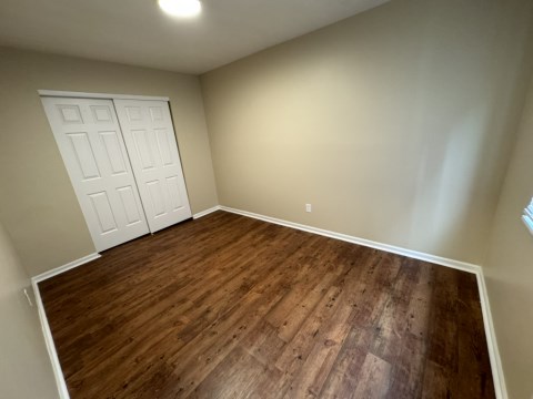 Large bedrooms w/ new wood floors