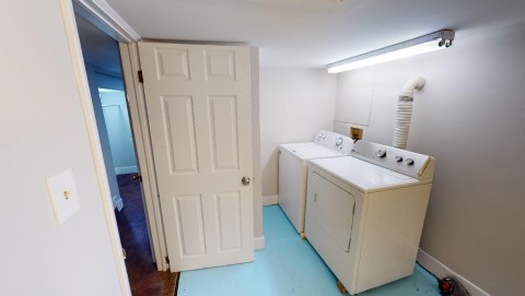 Washer and Dryer included!