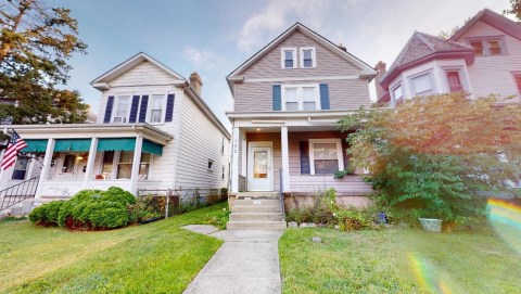 Big front porch!
