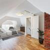 262 East Lane Avenue is an amazing house!