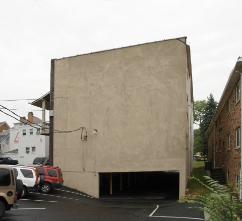 Covered Garage/Parking