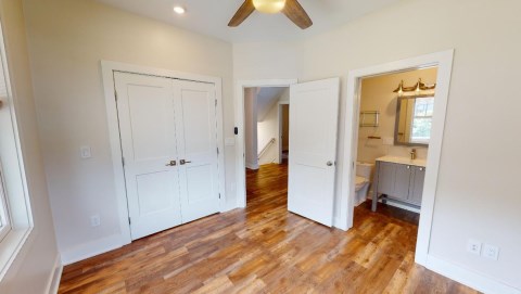 6 large bedrooms!!