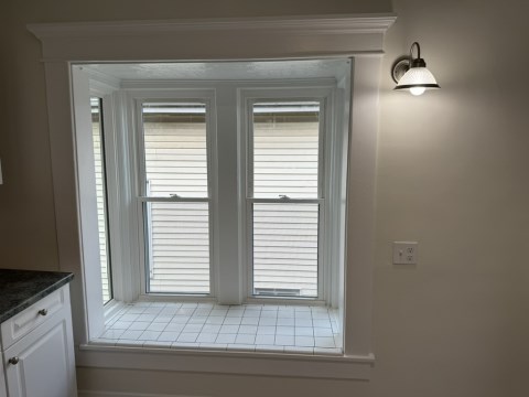 Kitchen bay window