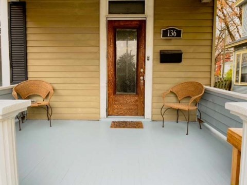 Private front porch!