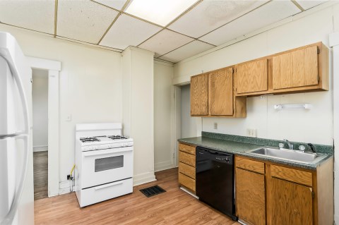 Large modern Kitchen....This is a great home