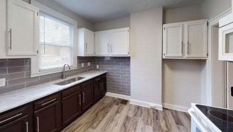 Recently updated kitchen with NEW granite countertops!