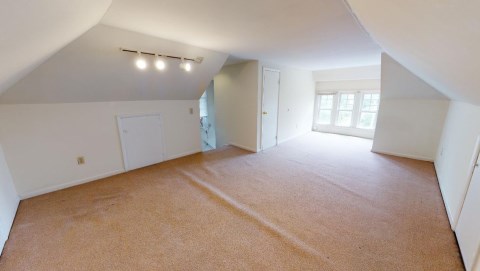 Big top floor bedroom!