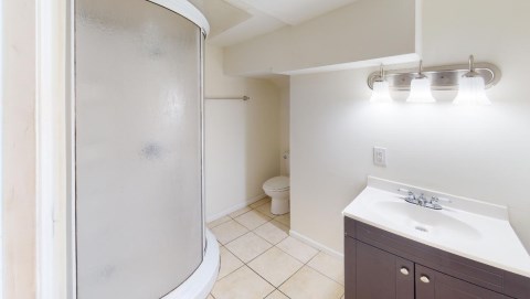 2nd FULL BATHROOM!