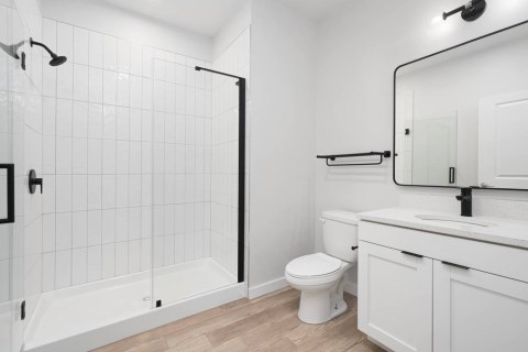 Crossline Apartment Bathroom