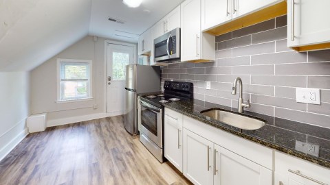 Look at this new amazing kitchen just updated!