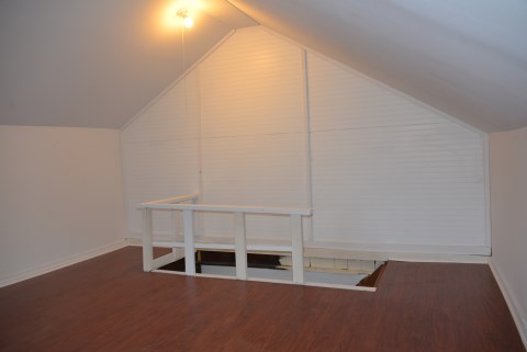Bedroom #2 (Top floor)
