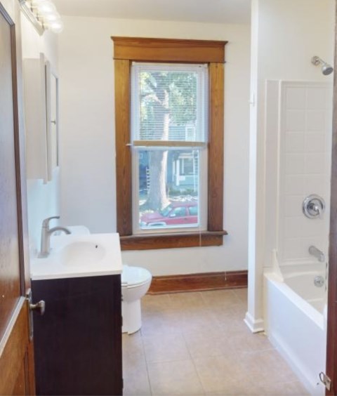 2nd FULL BATHROOM!