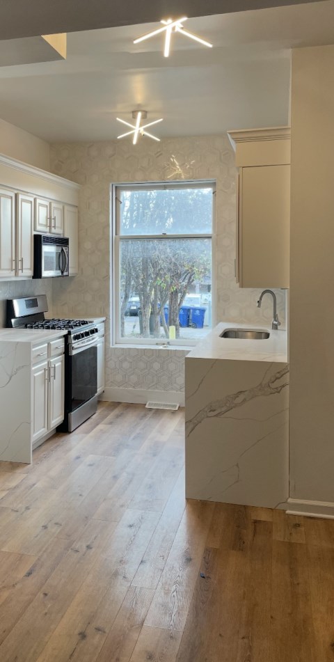 WATERFALL LUXURY HIGH-END QUARTZ COUNTERTOPS!