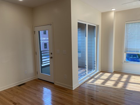 Living room / Balcony