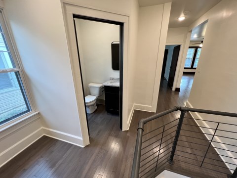 1/2 bath