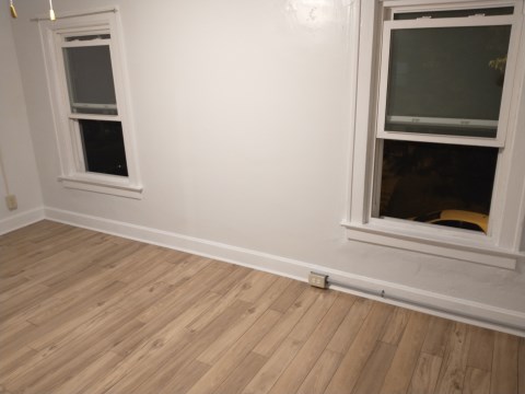 Third bedroom side windows