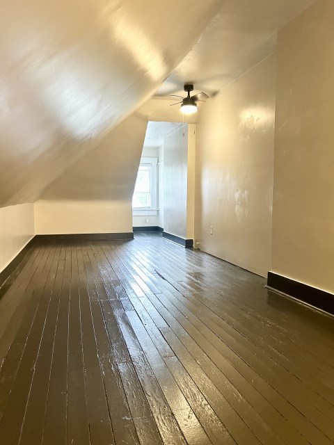 3 floor bedroom