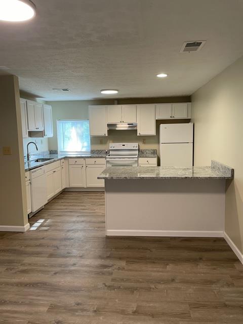 30-C2 Kitchen