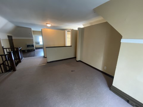Living Room/Bedroom