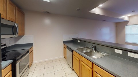 Kitchen (View 3)