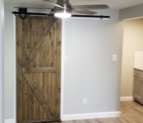 Eating Area & Walk-in Closet