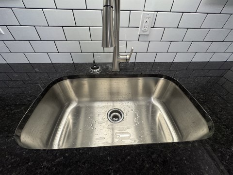 Upgraded single bowl sink w/ Kohler faucet